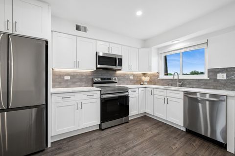 Tiny photo for 408 Kensington Road #E, Mount Prospect, IL 60056 (MLS # 12626745)