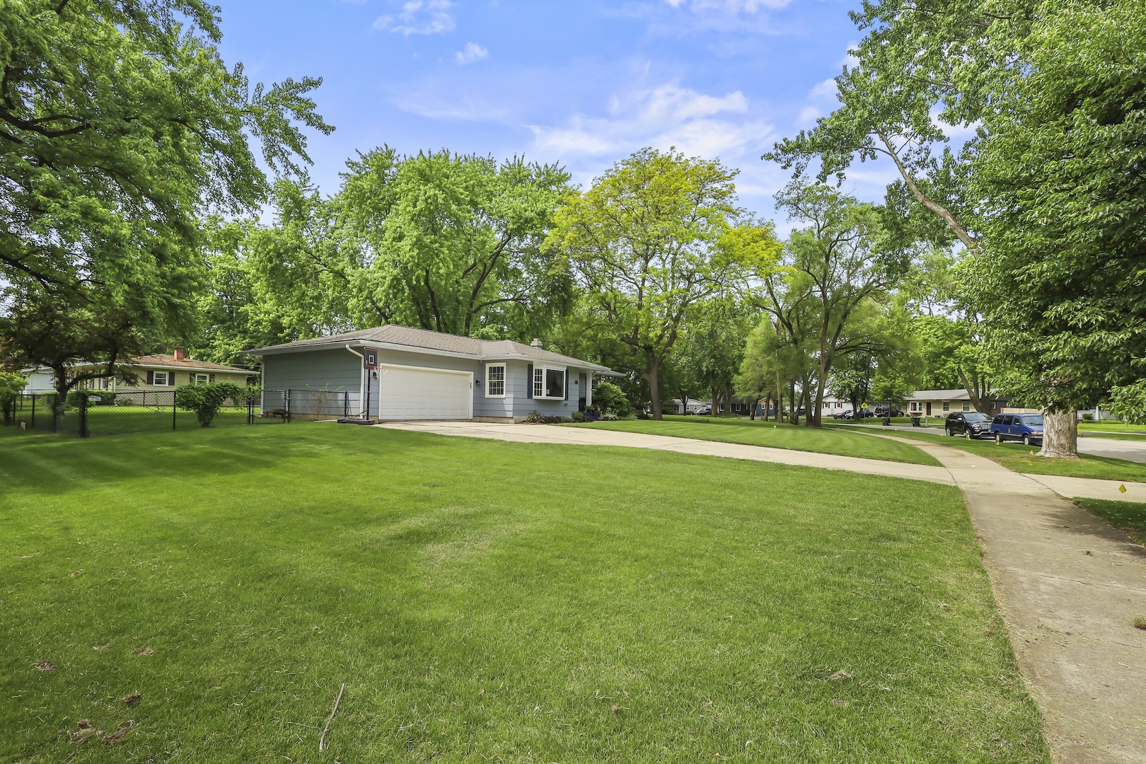 30W111 Bruce Lane