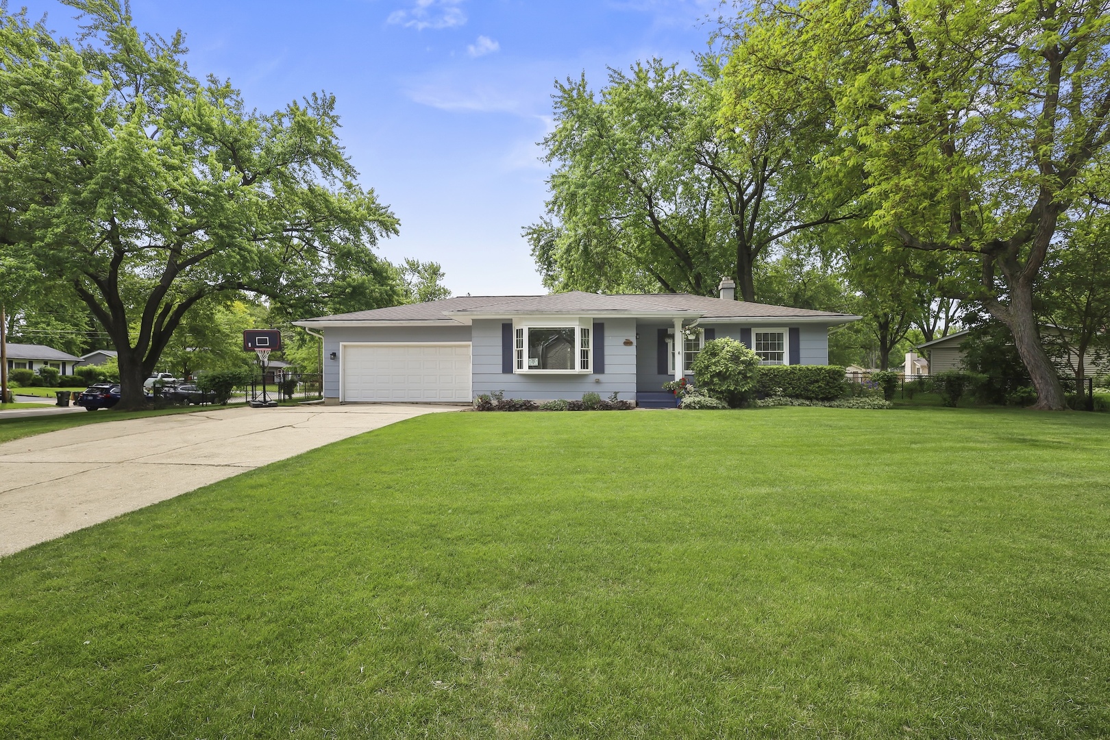 30W111 Bruce Lane