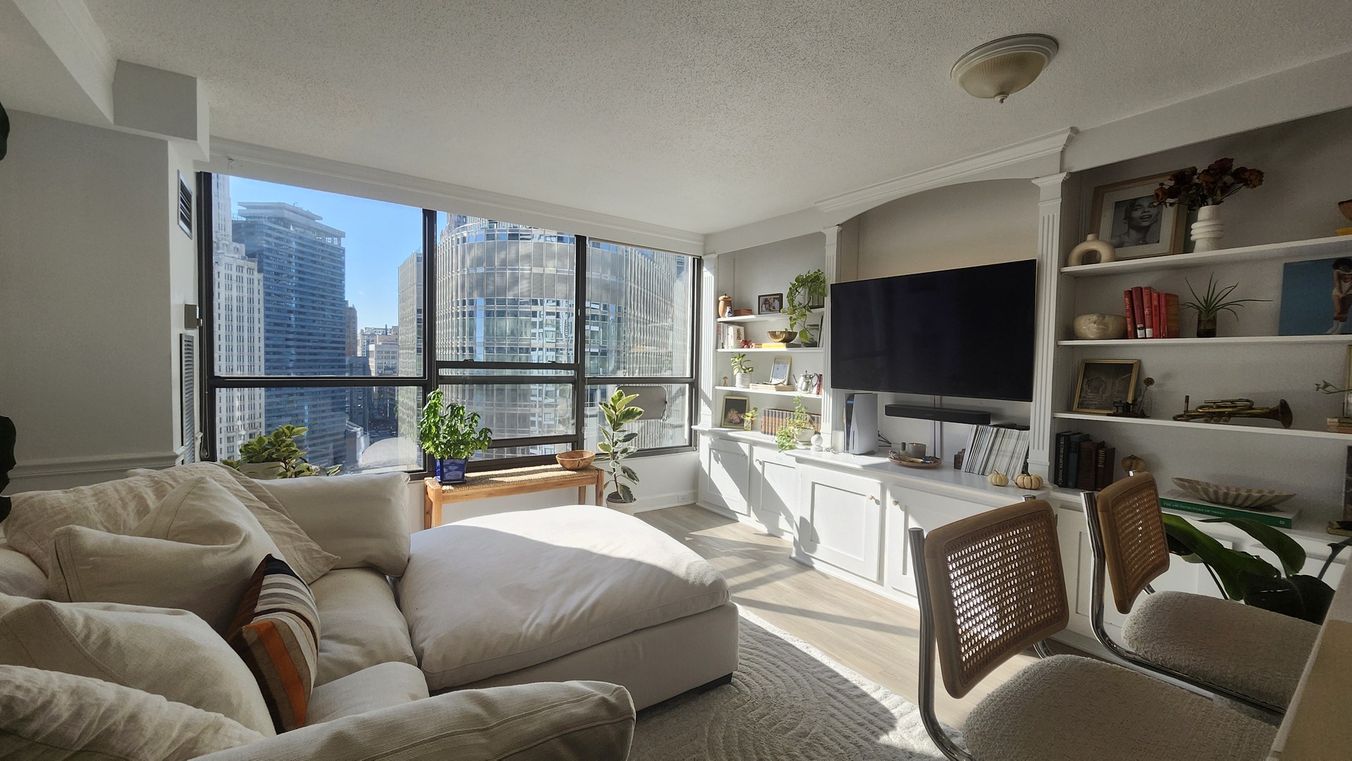 405 N WABASH Avenue 1408