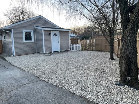 519 N Waukegan Road Lake Bluff IL 60044