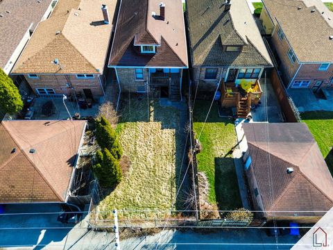 Tiny photo for 8640 S Bennett Avenue, Chicago, IL 60617 (MLS # 12597626)