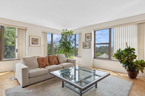 Tiny photo for 2970 N Lake Shore Drive #7B-7C, Chicago, IL 60657 (MLS # 12464661)