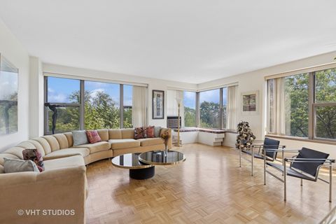 Tiny photo for 2970 N Lake Shore Drive #7B-7C, Chicago, IL 60657 (MLS # 12464661)
