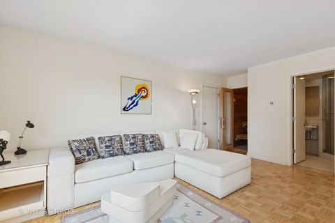 Tiny photo for 2970 N Lake Shore Drive #7B-7C, Chicago, IL 60657 (MLS # 12464661)