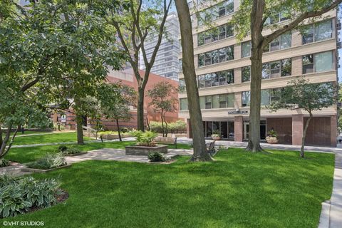 Photo of 2970 N Lake Shore Drive #7B-7C, Chicago, IL 60657 (MLS # 12464661)