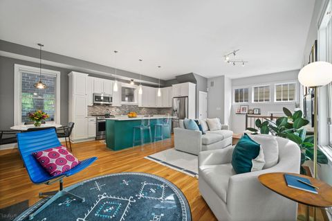 Tiny photo for 1459 W MELROSE Street #1S, Chicago, IL 60657 (MLS # 12632757)
