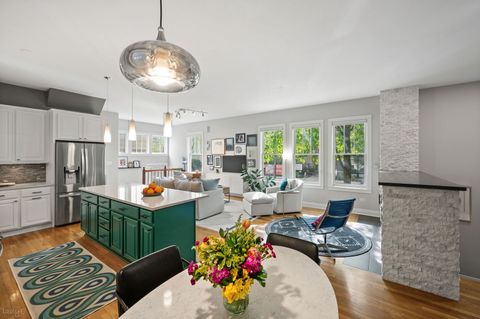 Tiny photo for 1459 W MELROSE Street #1S, Chicago, IL 60657 (MLS # 12632757)
