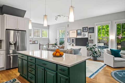 Tiny photo for 1459 W MELROSE Street #1S, Chicago, IL 60657 (MLS # 12632757)