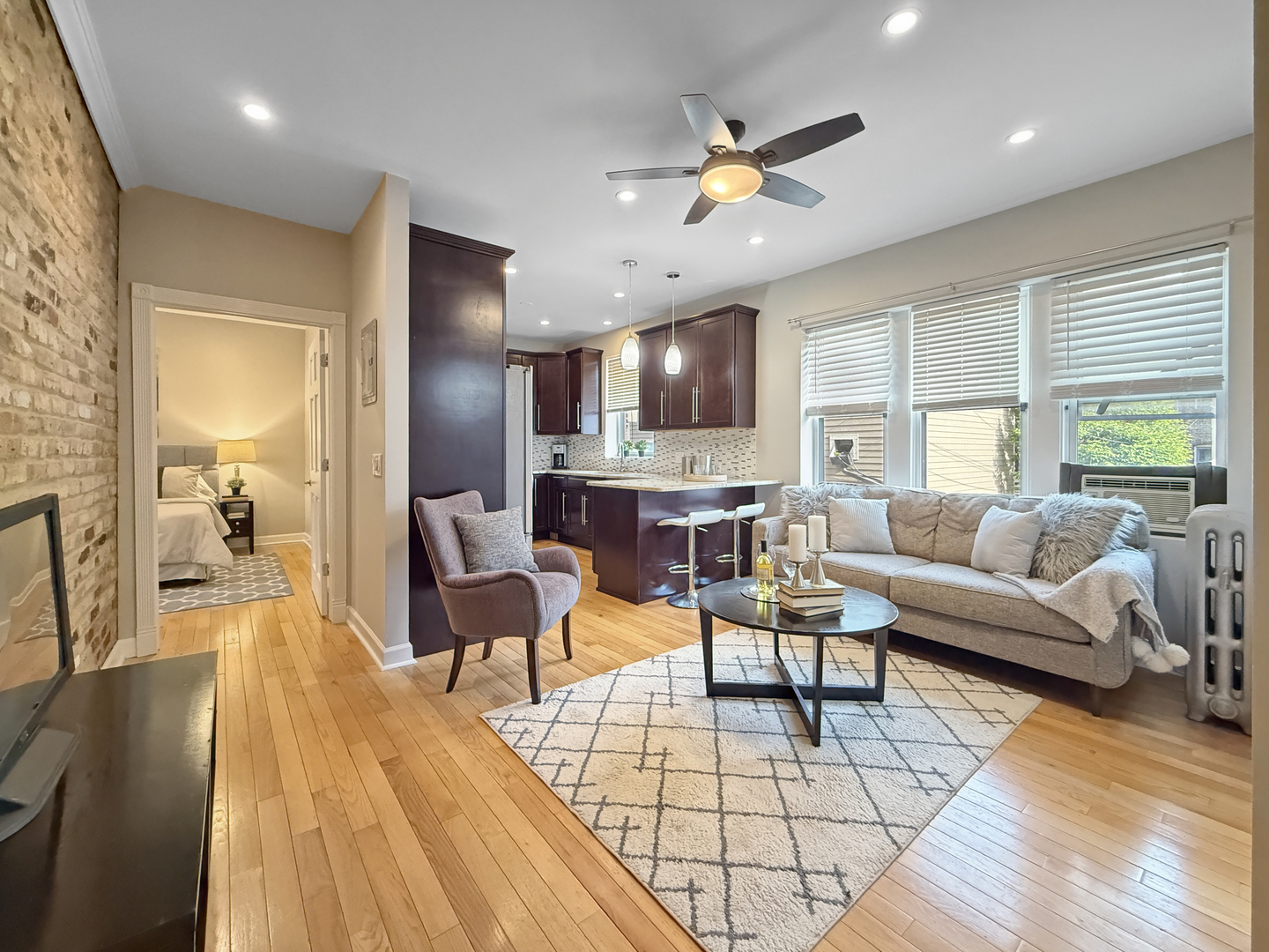 1325 W Addison Street 1A