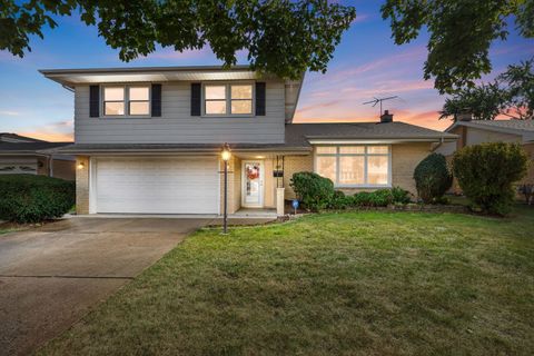 Photo of 147 Lance Drive, Des Plaines, IL 60016 (MLS # 12487208)