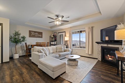 Tiny photo for 340 E Franklin Street #202, Eldridge, IA 52748 (MLS # 12598935)