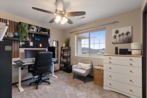 Tiny photo for 340 E Franklin Street #202, Eldridge, IA 52748 (MLS # 12598935)