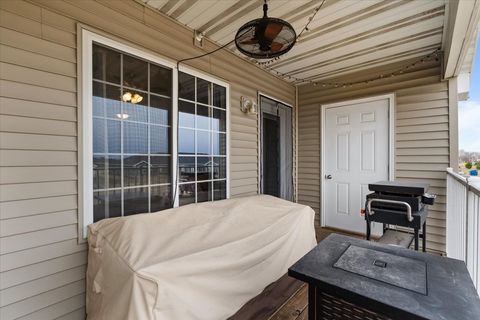 Tiny photo for 340 E Franklin Street #202, Eldridge, IA 52748 (MLS # 12598935)