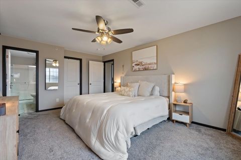 Tiny photo for 340 E Franklin Street #202, Eldridge, IA 52748 (MLS # 12598935)