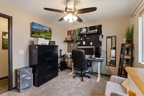 Tiny photo for 340 E Franklin Street #202, Eldridge, IA 52748 (MLS # 12598935)