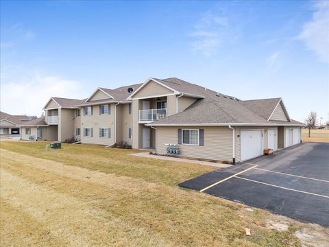 Tiny photo for 340 E Franklin Street #202, Eldridge, IA 52748 (MLS # 12598935)
