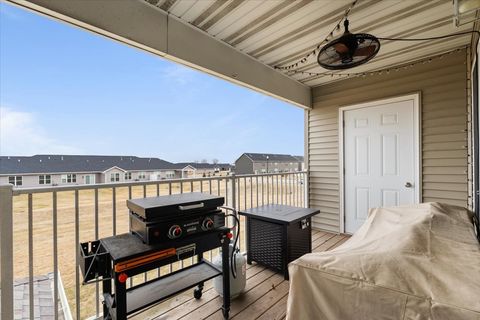 Tiny photo for 340 E Franklin Street #202, Eldridge, IA 52748 (MLS # 12598935)