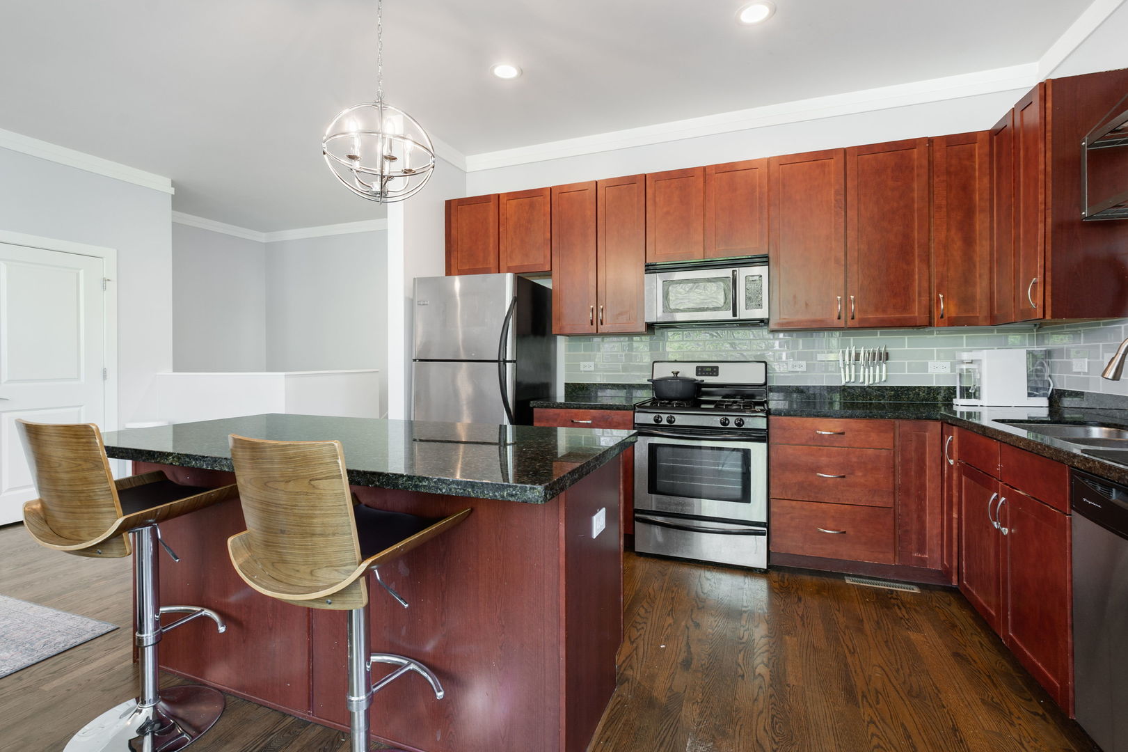 2065 N Kedzie Avenue 104