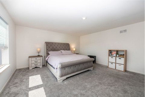 Tiny photo for 387 South Pointe Avenue, South Elgin, IL 60177 (MLS # 12453889)