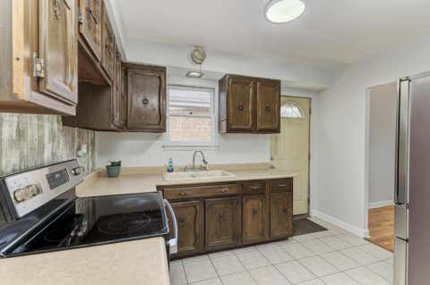 Tiny photo for 8625 43rd Street, Lyons, IL 60534 (MLS # 12679088)