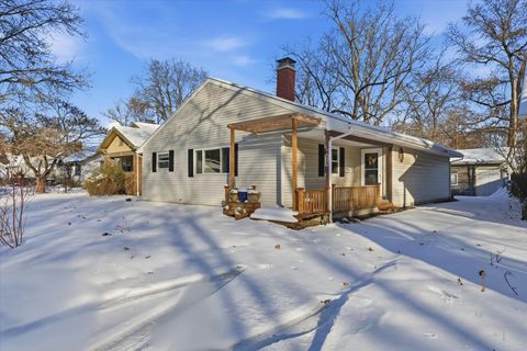 Photo of 910 S Wabash Avenue, Urbana, IL 61801 (MLS # 12524140)