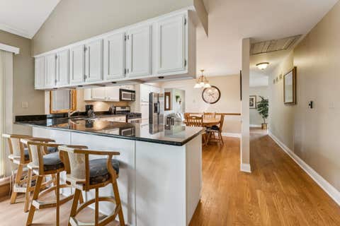 Tiny photo for 384 E Montrose Avenue, Wood Dale, IL 60191 (MLS # 12707627)