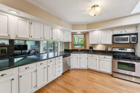 Tiny photo for 384 E Montrose Avenue, Wood Dale, IL 60191 (MLS # 12707627)