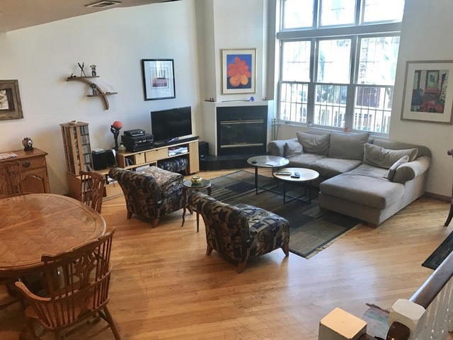 1933 N Sedgwick Street 2