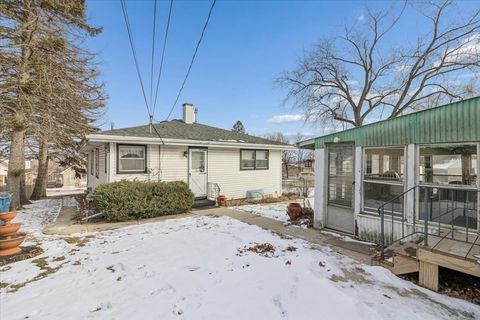 Tiny photo for 1617 N Hickory Street, Crest Hill, IL 60403 (MLS # 12565193)