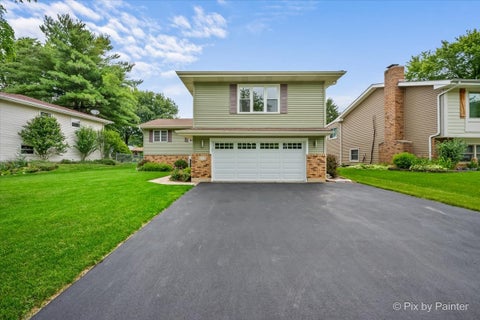 Tiny photo for 640 Ash Street, Algonquin, IL 60102 (MLS # 12728149)