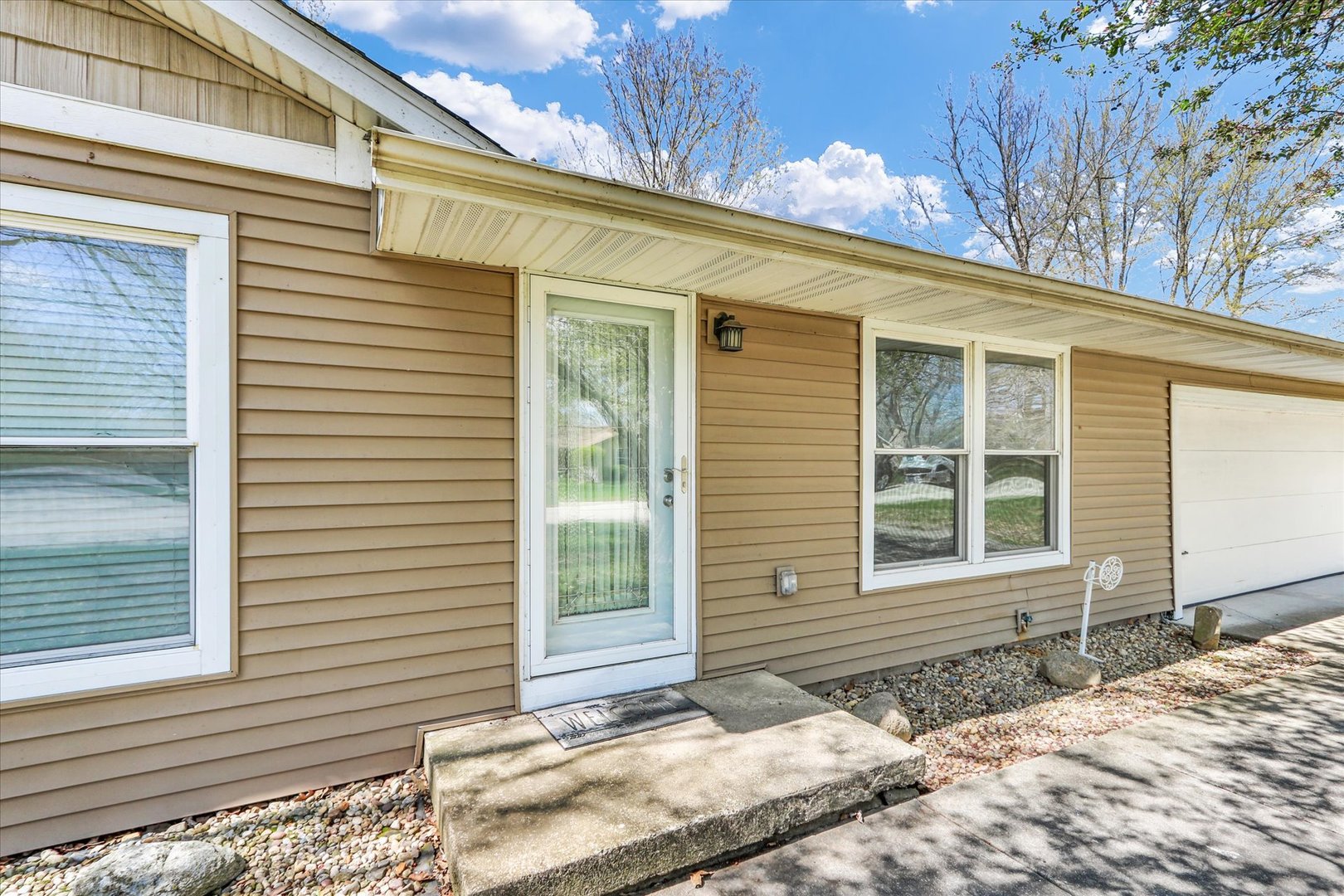 1113 S Herriott Court