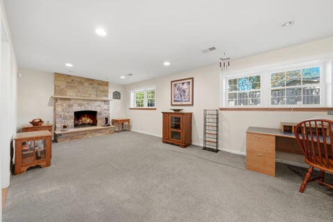 Tiny photo for 326 Greentree Parkway, Libertyville, IL 60048 (MLS # 12779913)