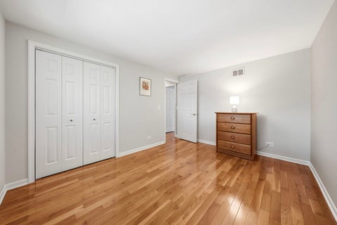 Tiny photo for 326 Greentree Parkway, Libertyville, IL 60048 (MLS # 12779913)