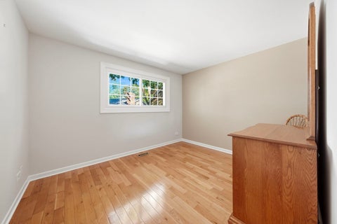 Tiny photo for 326 Greentree Parkway, Libertyville, IL 60048 (MLS # 12779913)