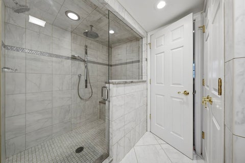 Tiny photo for 326 Greentree Parkway, Libertyville, IL 60048 (MLS # 12779913)