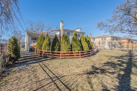 A home in Des Plaines