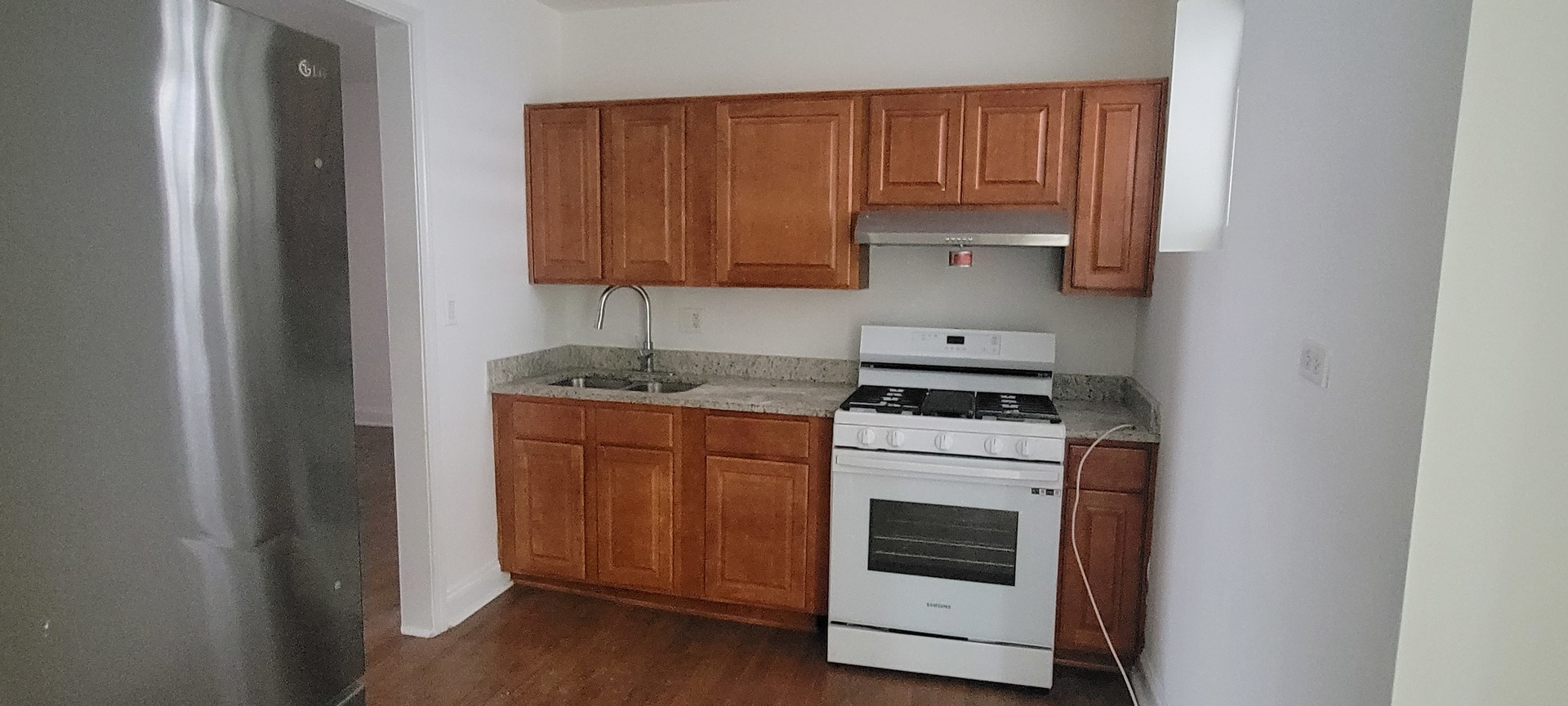 930 W Belmont Avenue 205