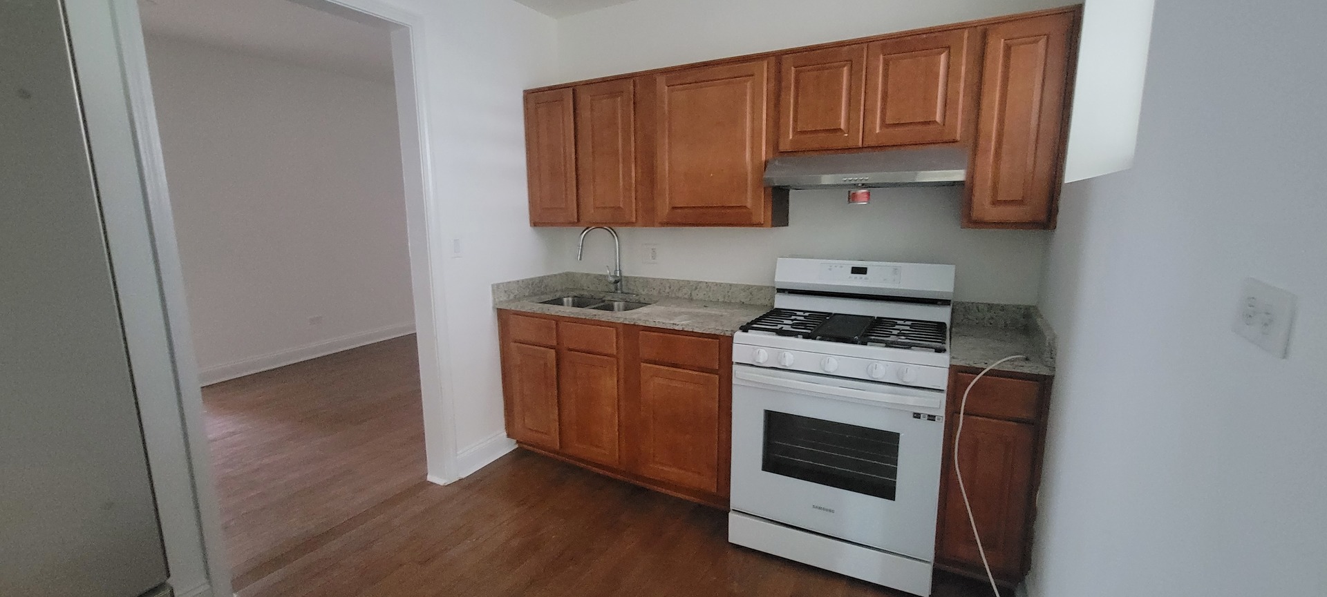 930 W Belmont Avenue 205