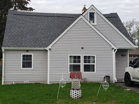 1324 Cherokee Drive Round Lake Beach IL 60073