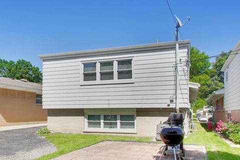 Tiny photo for 1326 S Dunton Avenue, Arlington Heights, IL 60005 (MLS # 12667479)
