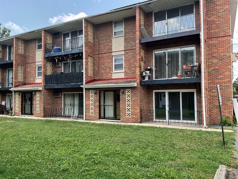 Photo of 6436 W 64th Place #C1, Chicago, IL 60638 (MLS # 12762170)