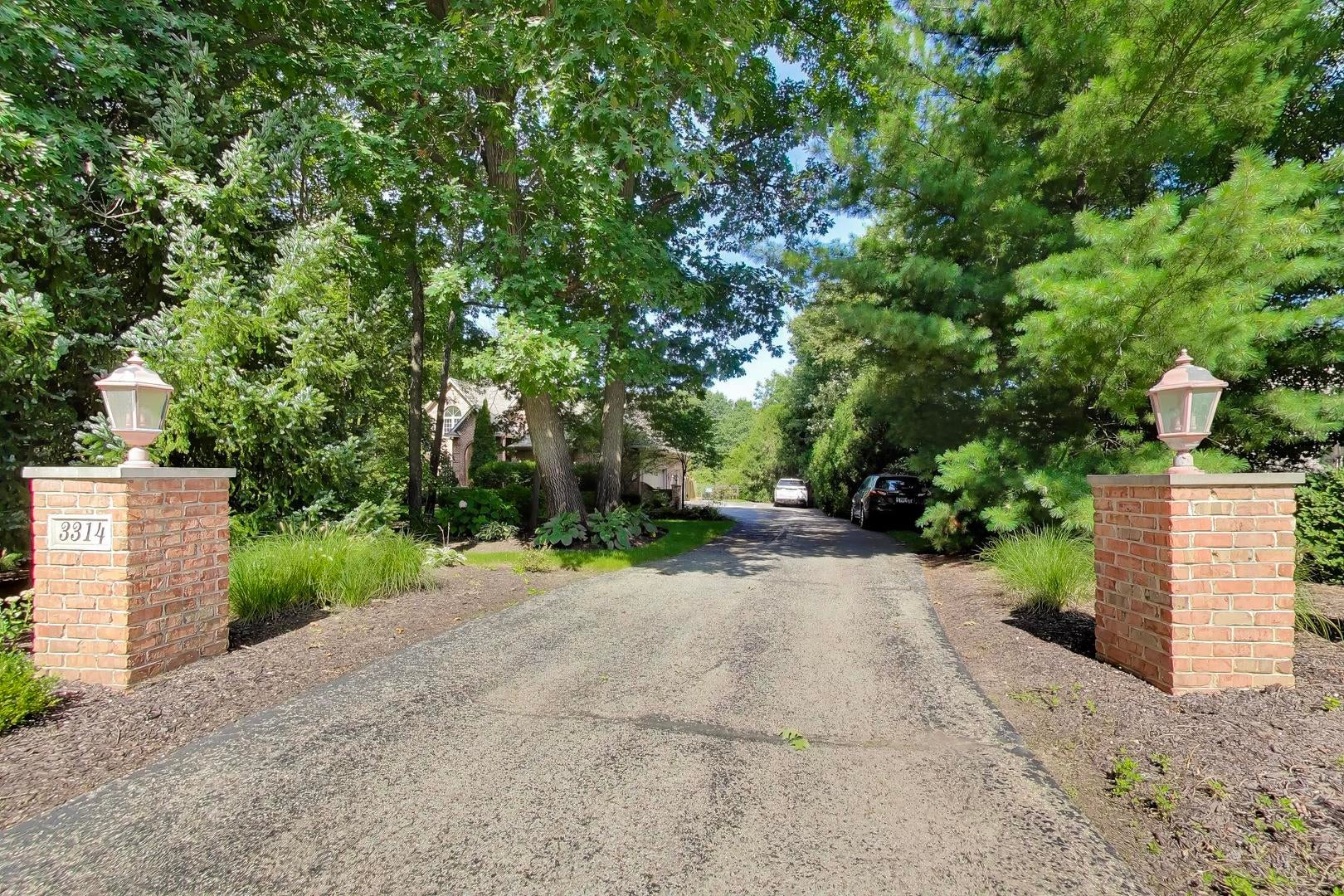 3314 Cardinal Lane