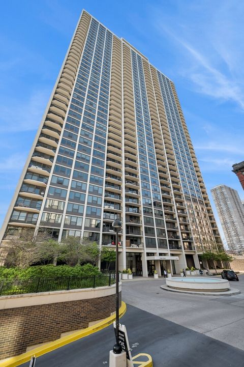 1560 N Sandburg Terrace 1208 Chicago IL 60610