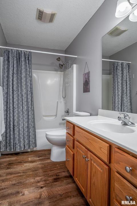 Tiny photo for 76 Parkview Dr Drive, Eldridge, IA 52748 (MLS # QC4269410)