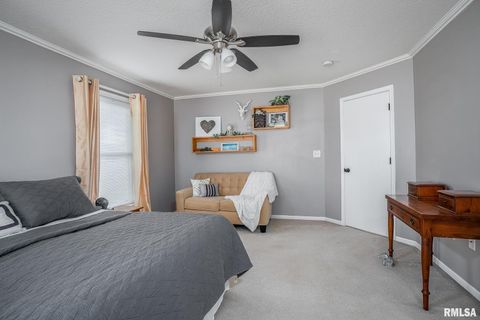 Tiny photo for 76 Parkview Dr Drive, Eldridge, IA 52748 (MLS # QC4269410)