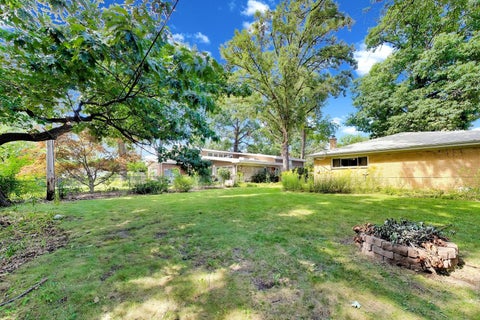 Tiny photo for 3905 Sugar Loaf Lane, Skokie, IL 60076 (MLS # 12743073)