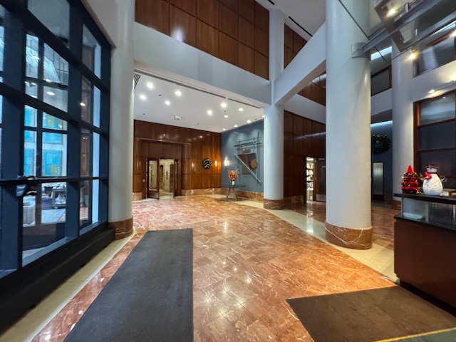 211 E Ohio Street 2405