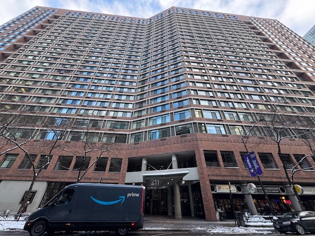 211 E Ohio Street 2405