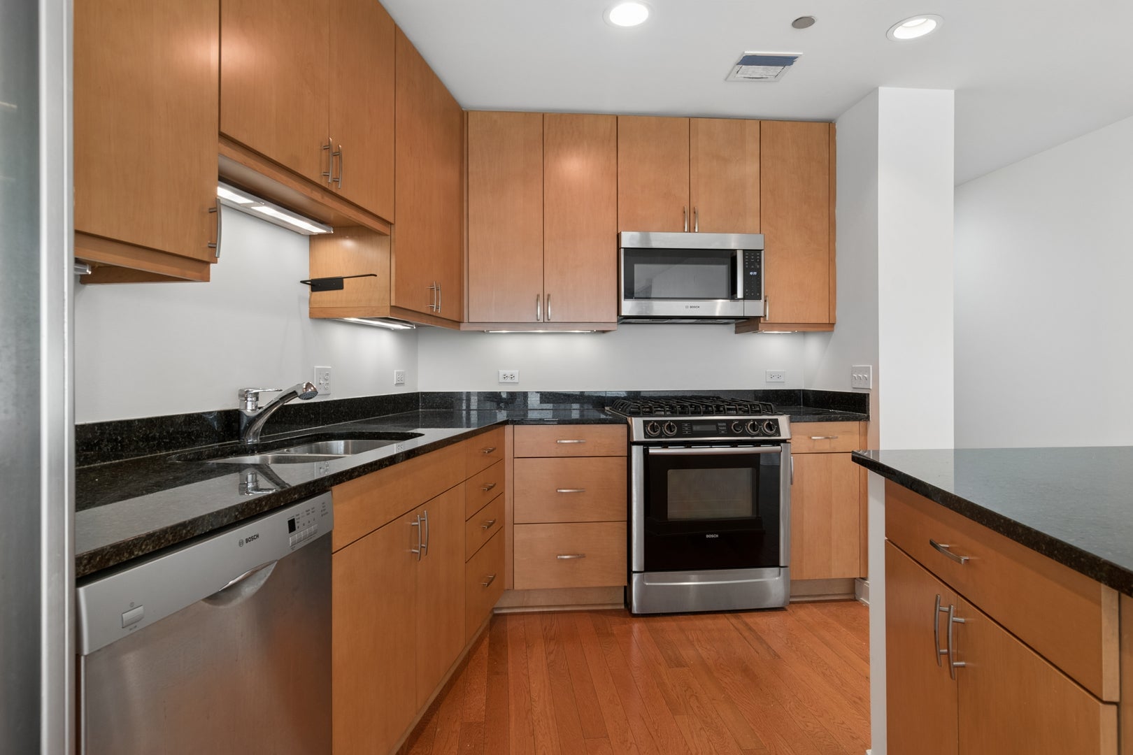 60 E Monroe Street 1807